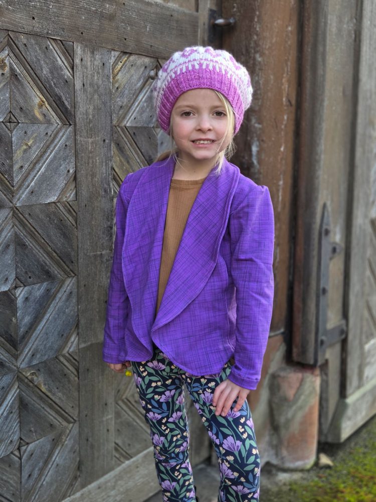 Amaya-11 devant Patron veste maille fille PDF