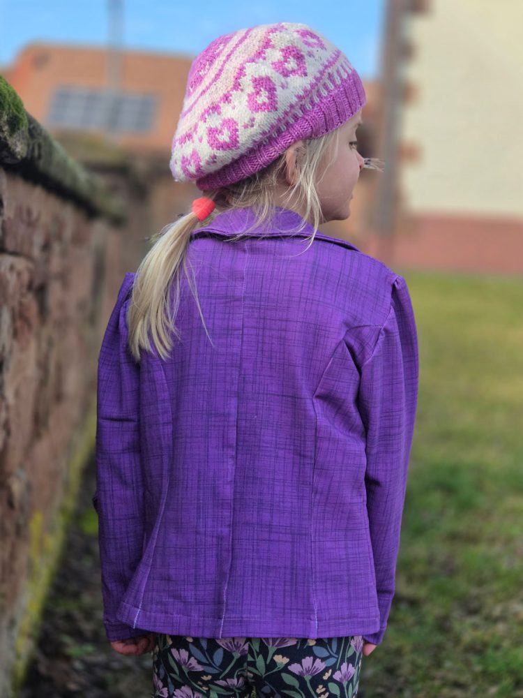 Amaya-15 Découpes princesse devant et dos – Patron Amaya