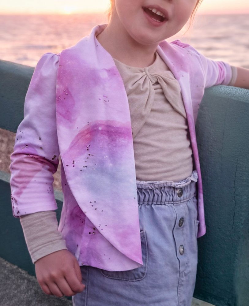 Amaya-25 Détail col large à revers – Veste fille Amaya