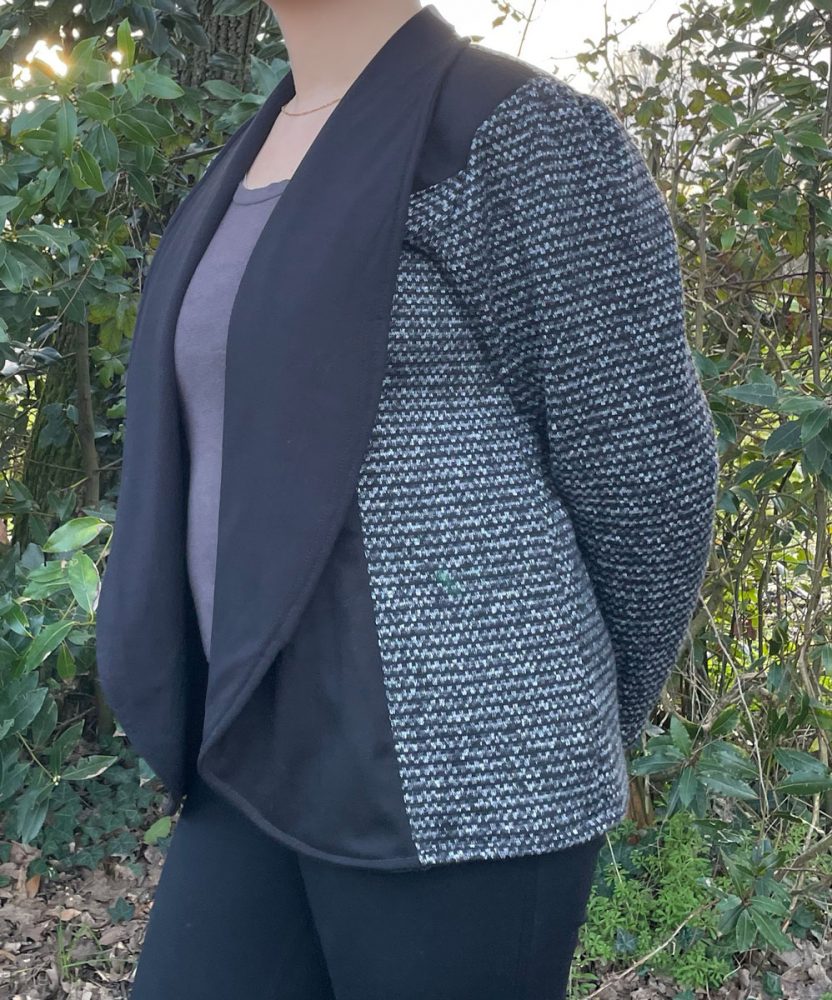 Amaya-31 côté Version manches longues – patron veste femme en maille