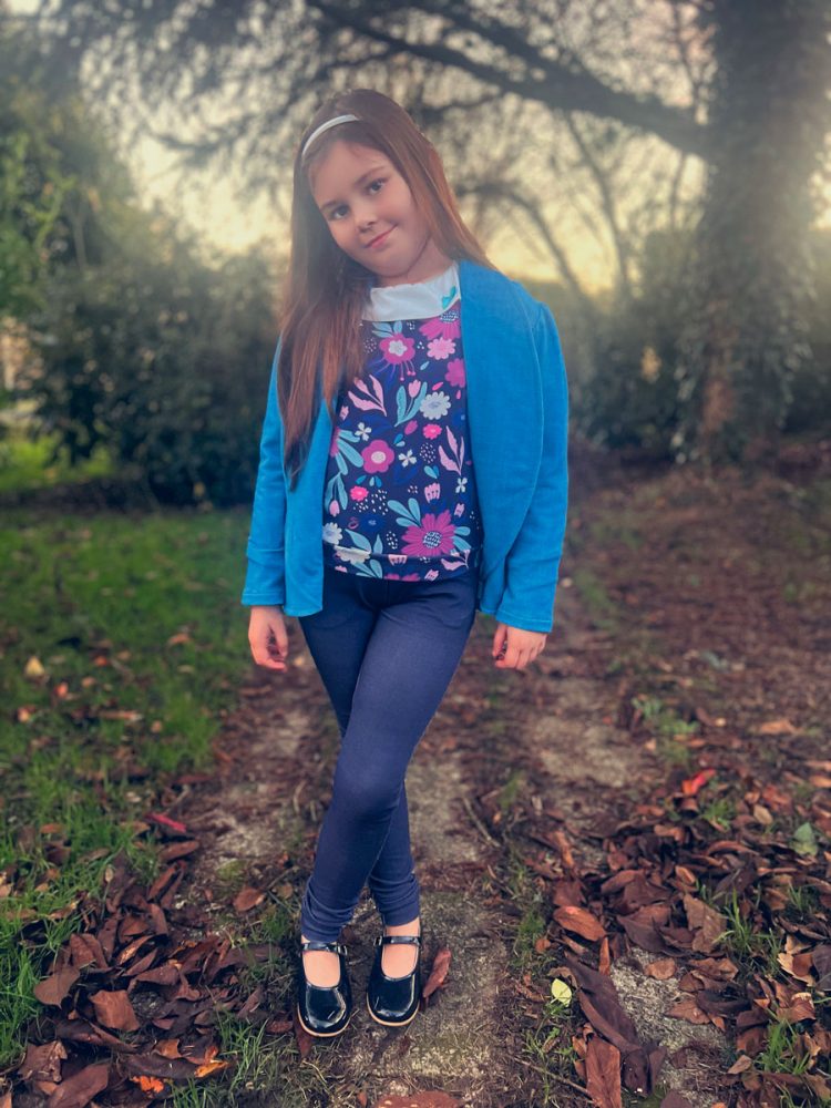 Amaya-53 Veste enfant chic en maille – Patron couture Amaya