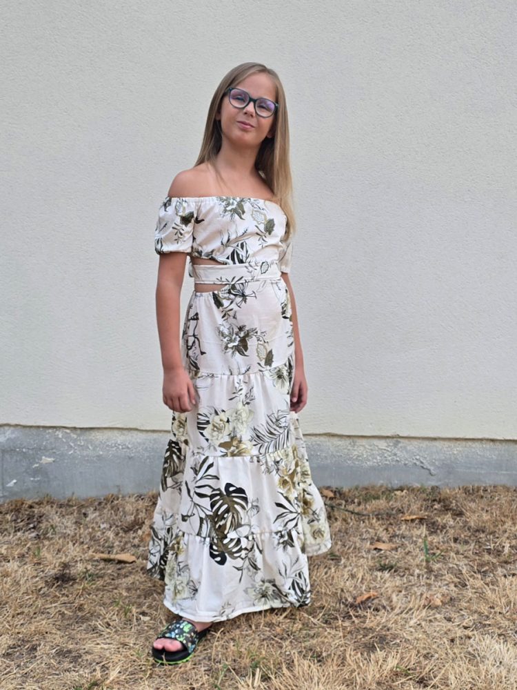 23